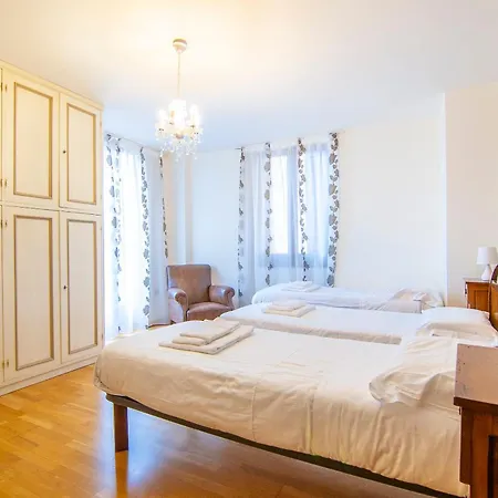 Dimore Opera Apartmán *