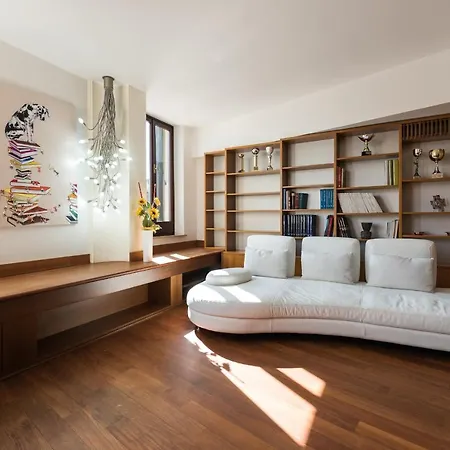 Dimore Opera Apartment *
